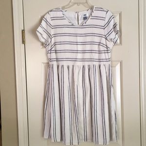 Women’s Old Navy striped linen dress